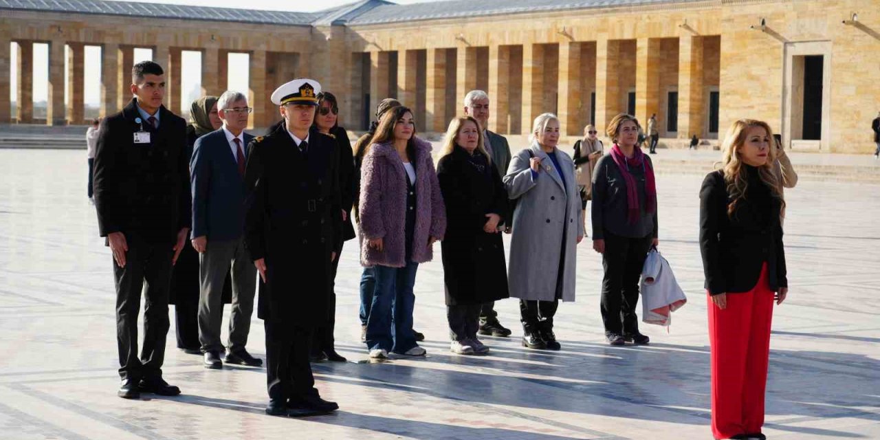 Gazeteciler Ata’nın huzurunda