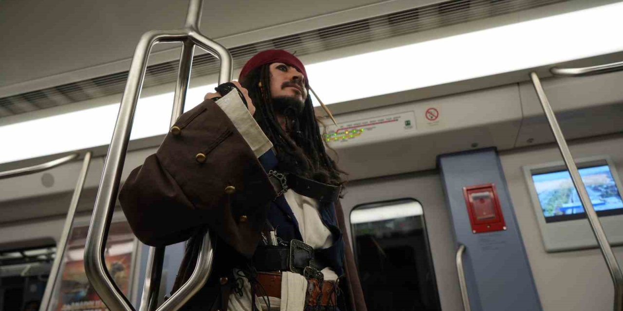 Ankaralı Jack Sparrow oyun havasıyla coşturdu