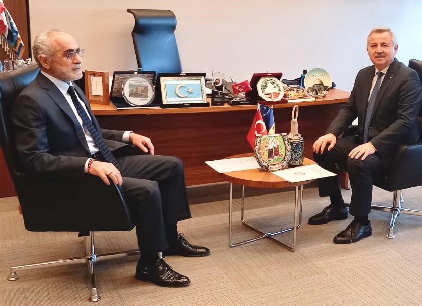 Moldova’nın Ankara Büyükelçisi Croitor, Cumhurbaşkanı Başdanışmanı Yalçın Topçu’yu ziyaret etti