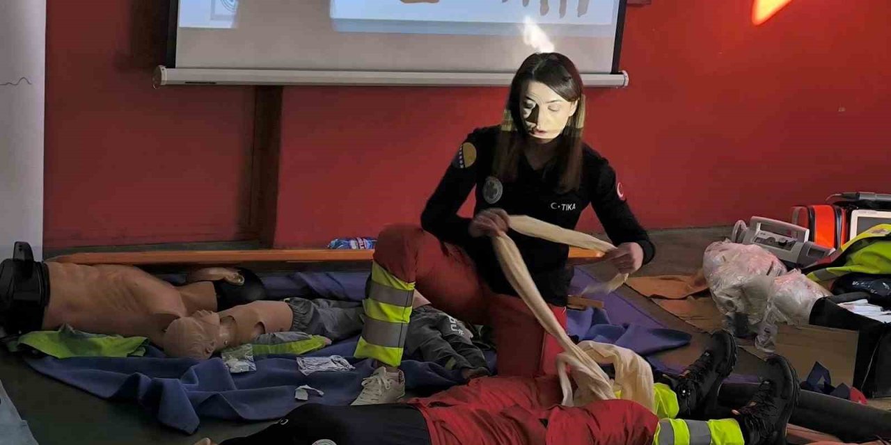 TİKA’dan Bosna Hersek’teki ilk ulusal medikal kurtarma ekibine ekipman desteği