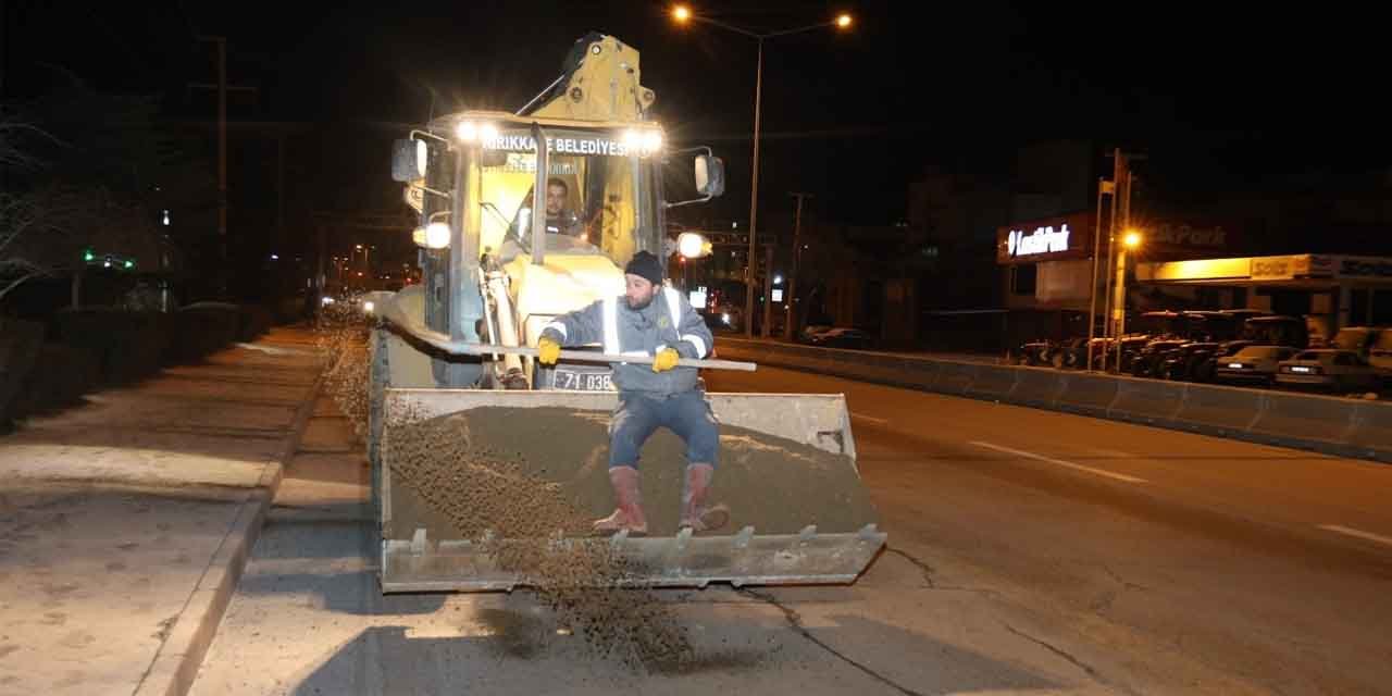 Güvenli ulaşım için tuzlama ve solisyon çalışmaları yapıldı