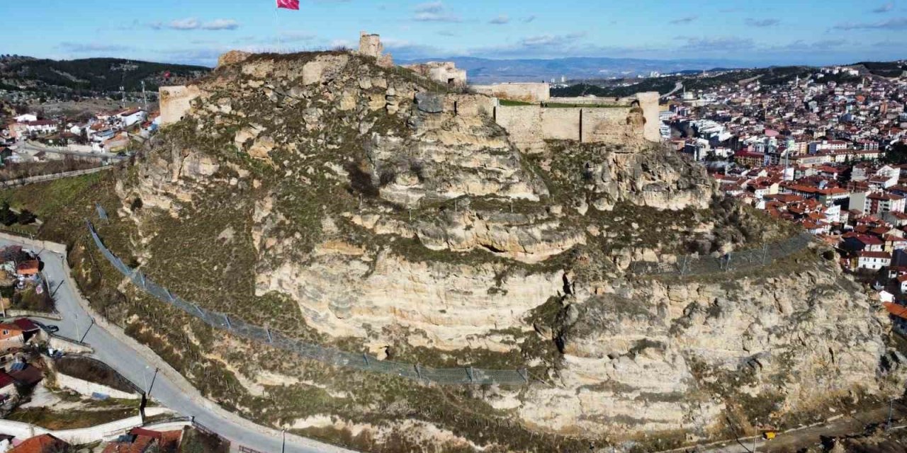 Tarihi Kastamonu Kalesi daha güvenli hale getirildi