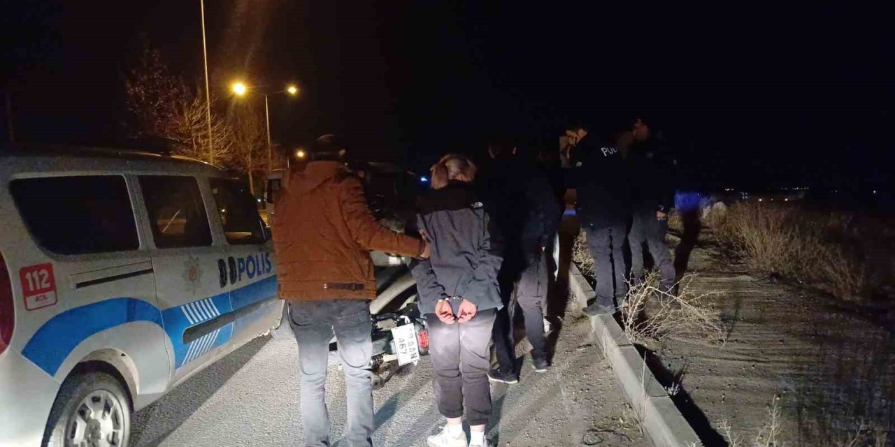 Çorum’da haraketli dakikalar: Polisten kaçan motosikletli şahıslar yakalandı