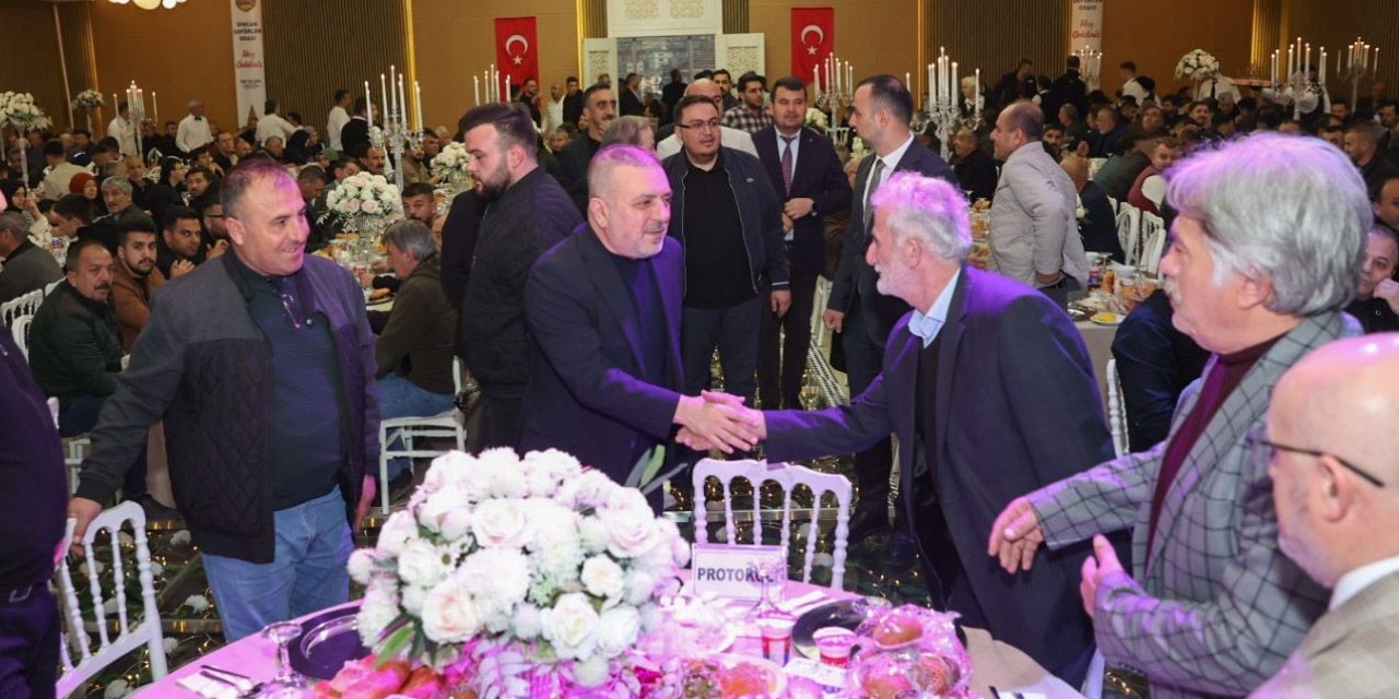 Sincan Belediye Başkanı Ercan, Sincan Şoförler Odası Esnafıyla iftar yaptı