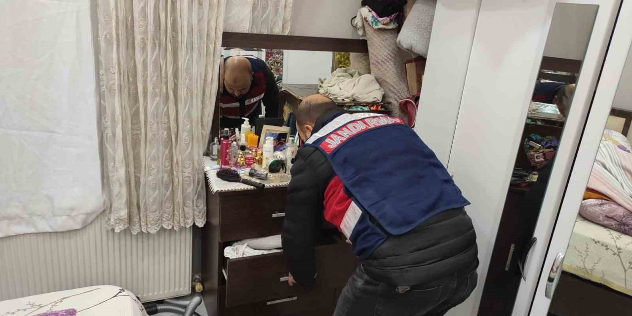 Ankara jandarmasından siber suçlulara eş zamanlı operasyon: 5 gözaltı