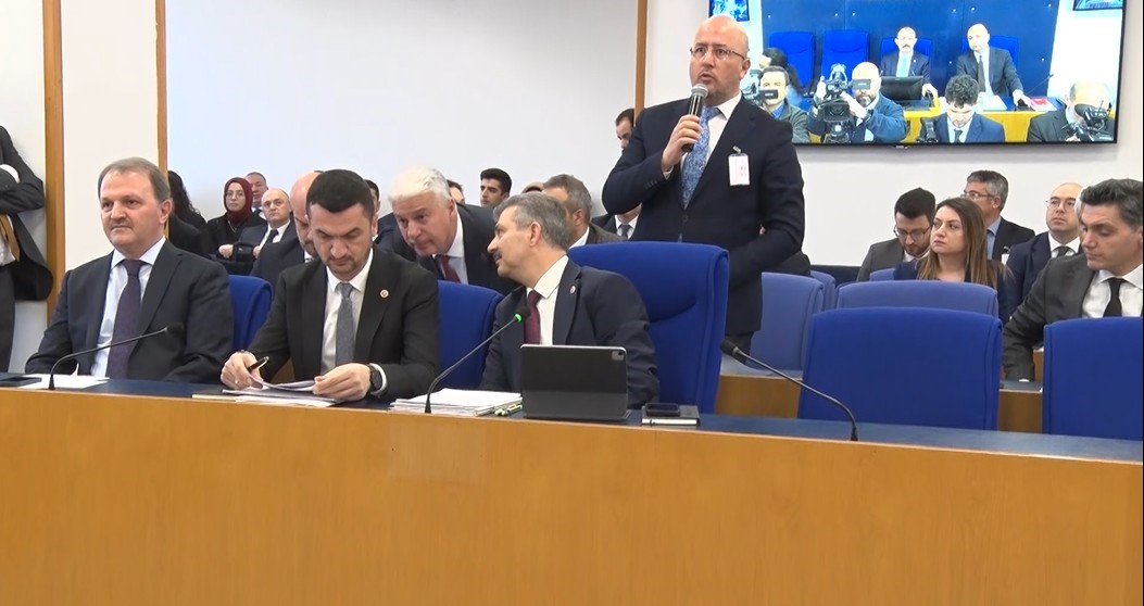 Bayram ikramiyesinin 4 bin lira olmasını içeren kanun teklifi TBMM Plan Bütçe Komisyonunda