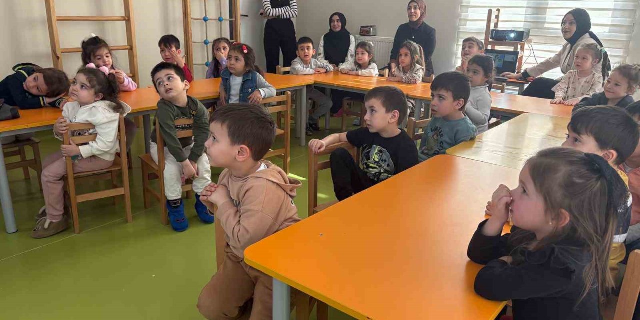 Sincan kreşlerinde minikler sağlıklı beslenmeyi öğreniyor