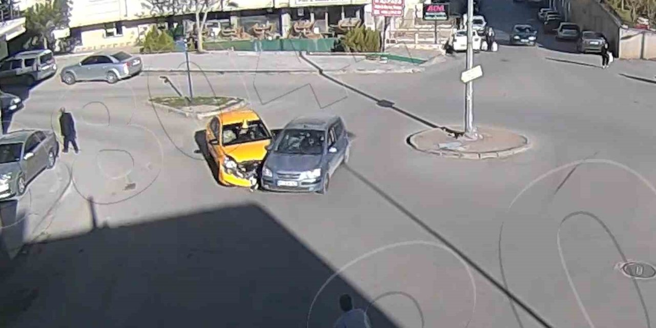 Kırıkkale’de trafik kazaları kameralara yansıdı