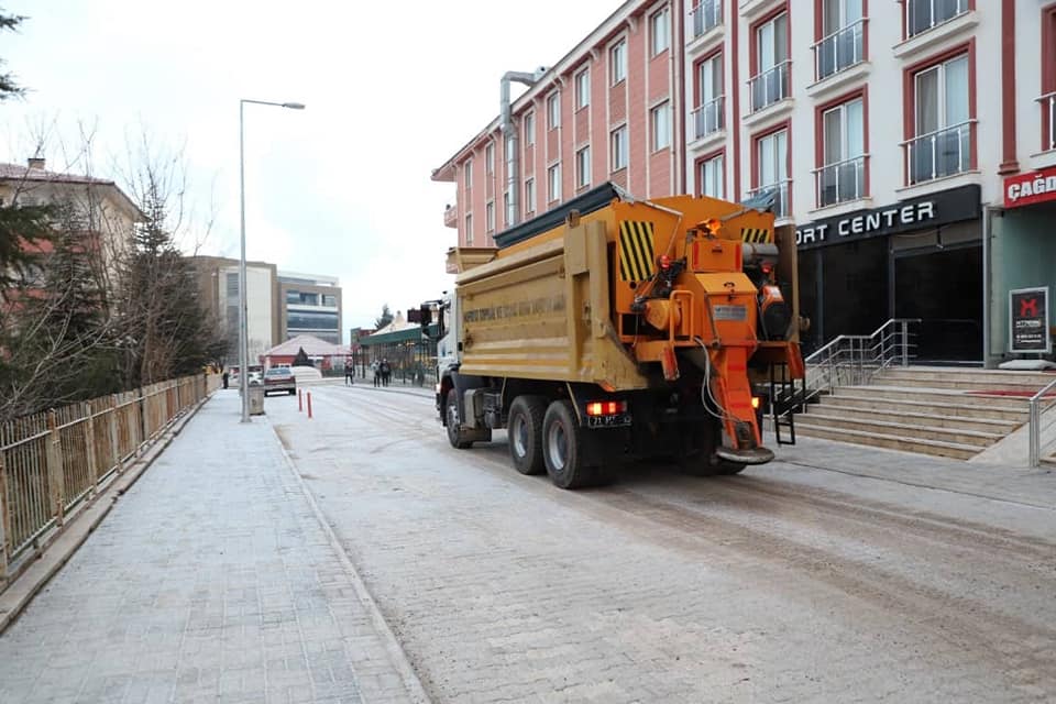 Yahşihan’da tuzlama çalışması