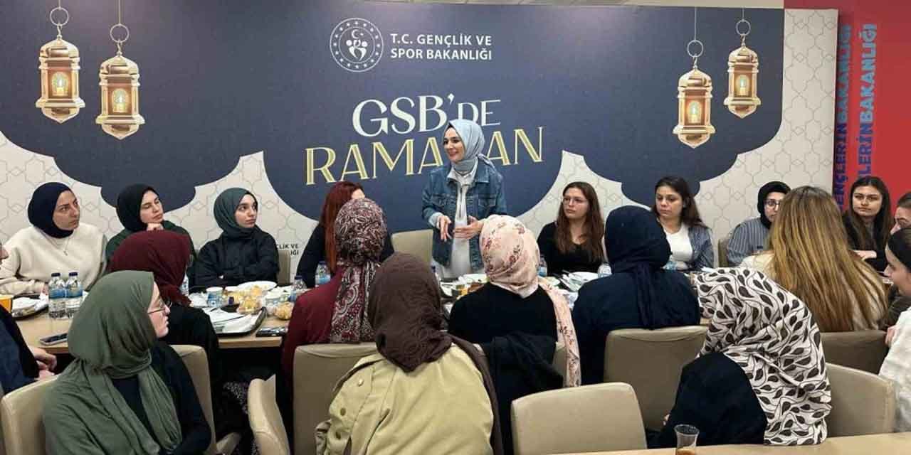 Göktaş, başkentte KYK yurdundaki kız öğrencilerle sahur yaptı