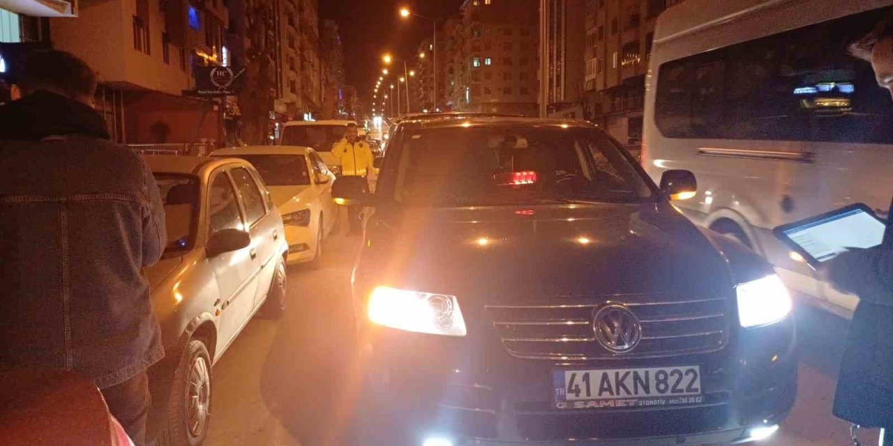 Çakarlı aracın sürücüsüne ve sahibine ceza yağdı