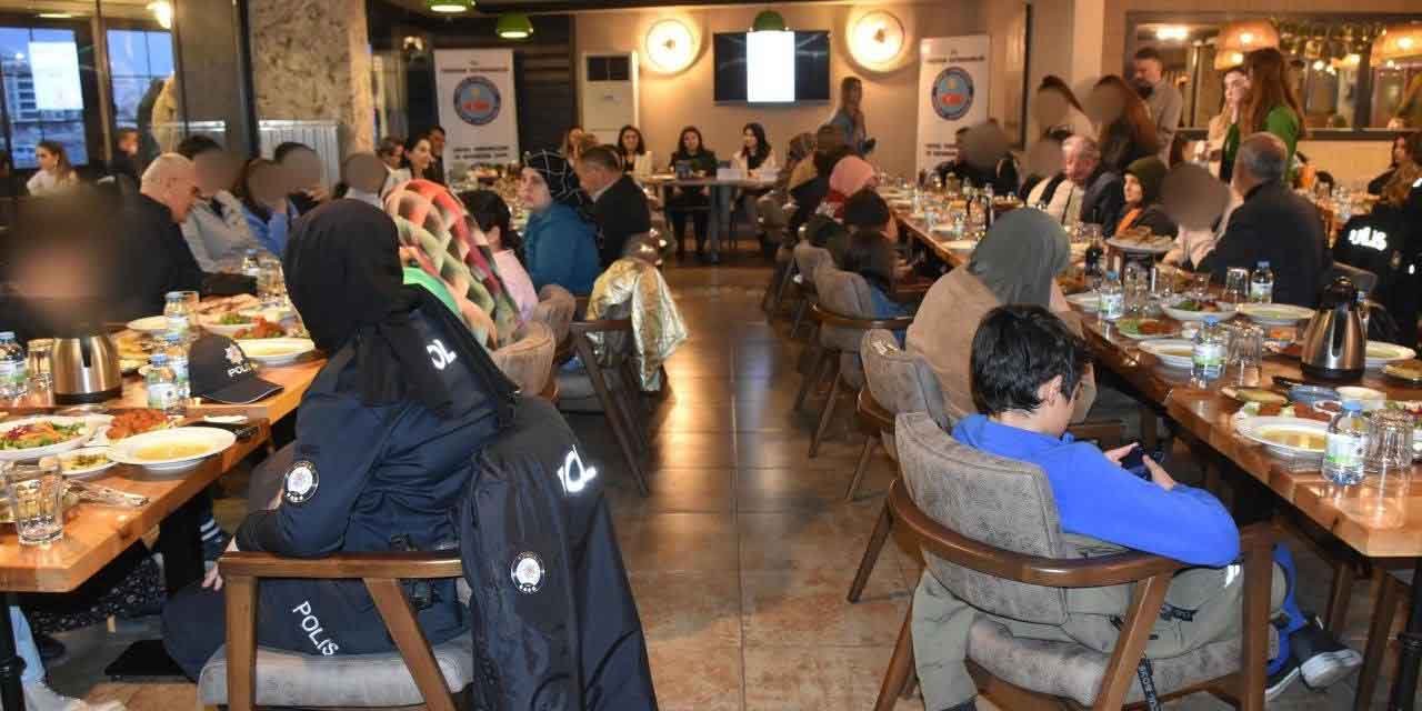 Yetim çocuklarla anlamlı iftar