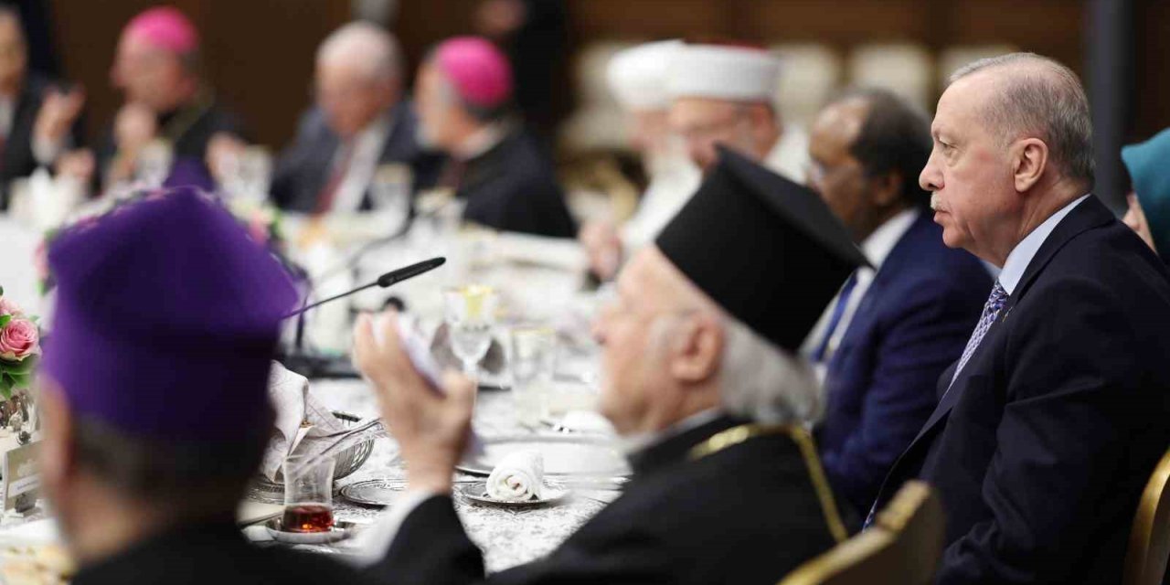 Cumhurbaşkanı Erdoğan: "Toplumsal gerilimleri ülkemize taşıma niyetinde olanlara fırsat vermeyeceğiz"