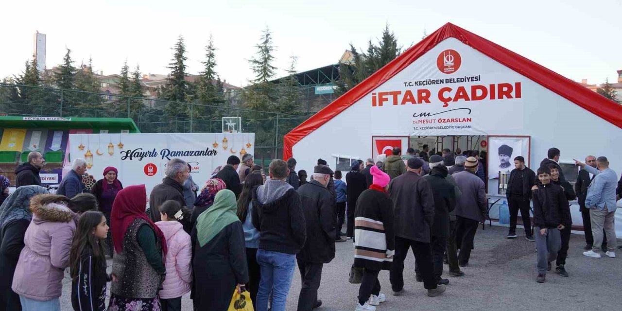 200 bin kişi Keçiören’de iftar yaptı