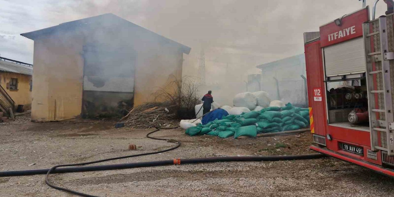 Alevlere teslim olan bin 500 adet balya küle döndü