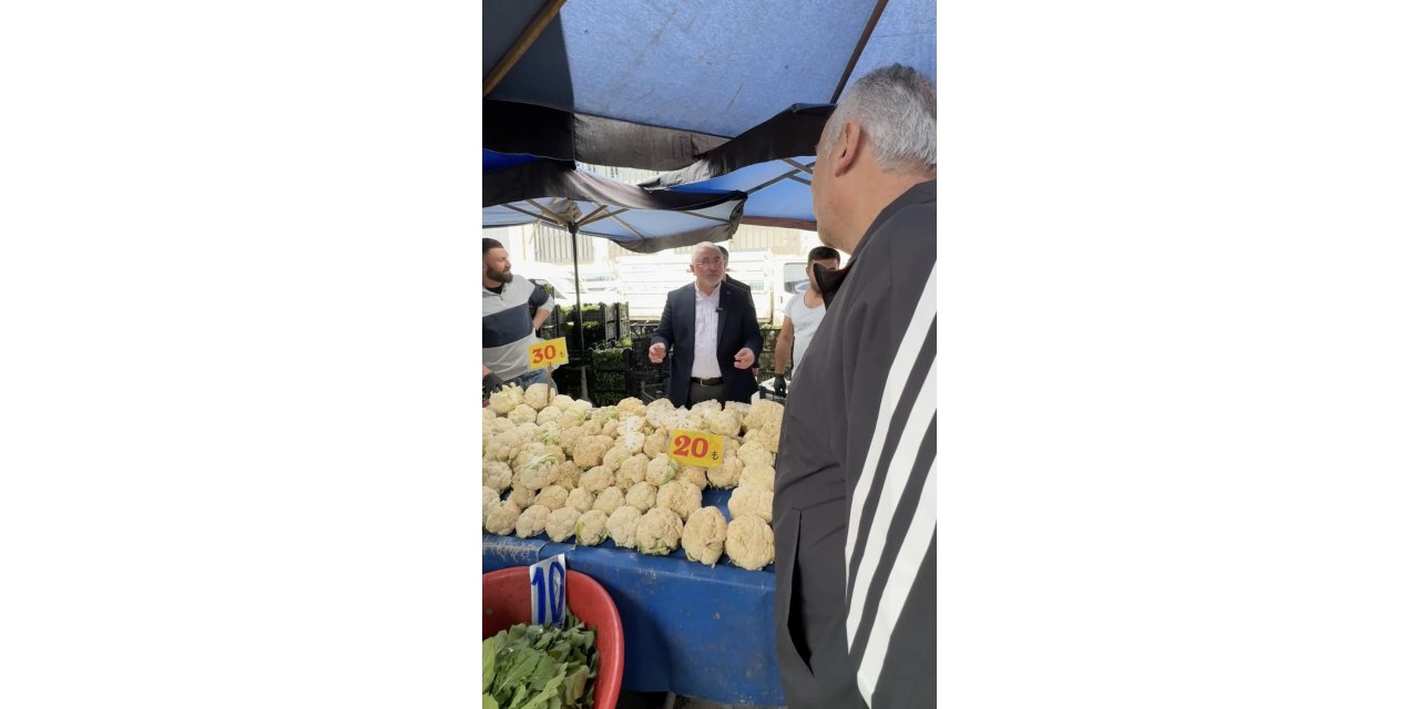 Belediye başkanından tezgahın önüyle arka kısmına farklı kalitede ürün koyan esnafa sert tepki