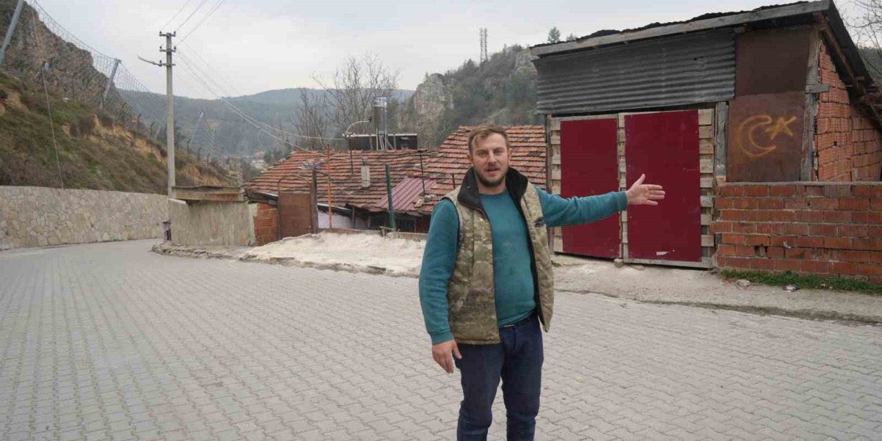 5 yıldır doğalgaz mücadelesi veren vatandaşlar isyan etti:  ’Ay Lav Yu filmindeki gibi sanki biz yokuz’