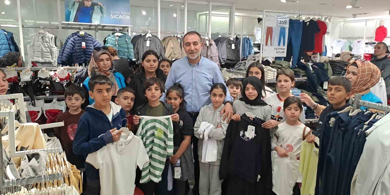 Hayırsever İş İnsanı Mustafa Düger’den Yetim Çocuklara Bayramlık Hediyesi