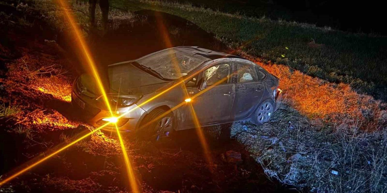 Kırıkkale'de virajı alamayan otomobil takla attı