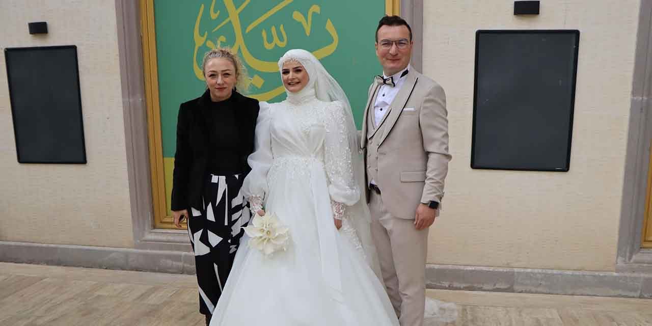 Nikah sonrası külliyeye koştular