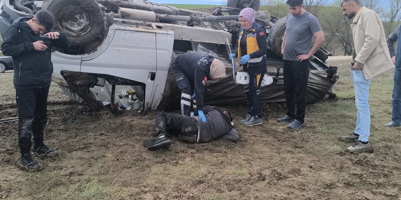 Mersin’den Eskişehir’e giden aile, Ankara’da kaza yaptı: 2 yaralı