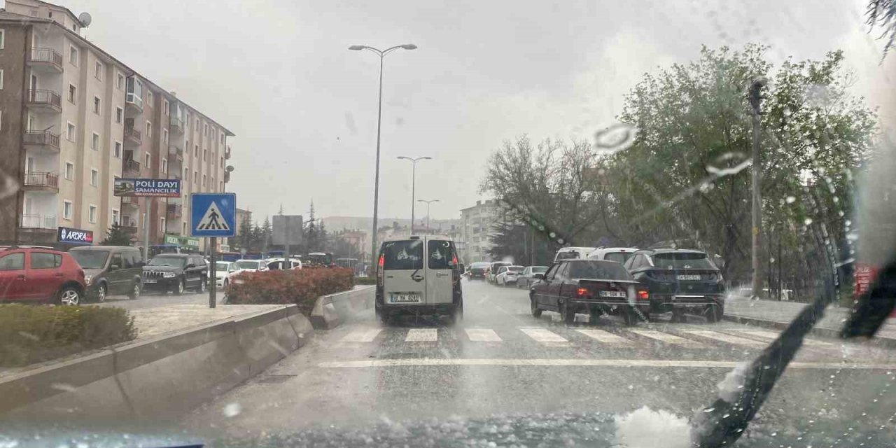 Çankırı’da dolu yağışı etkili oldu