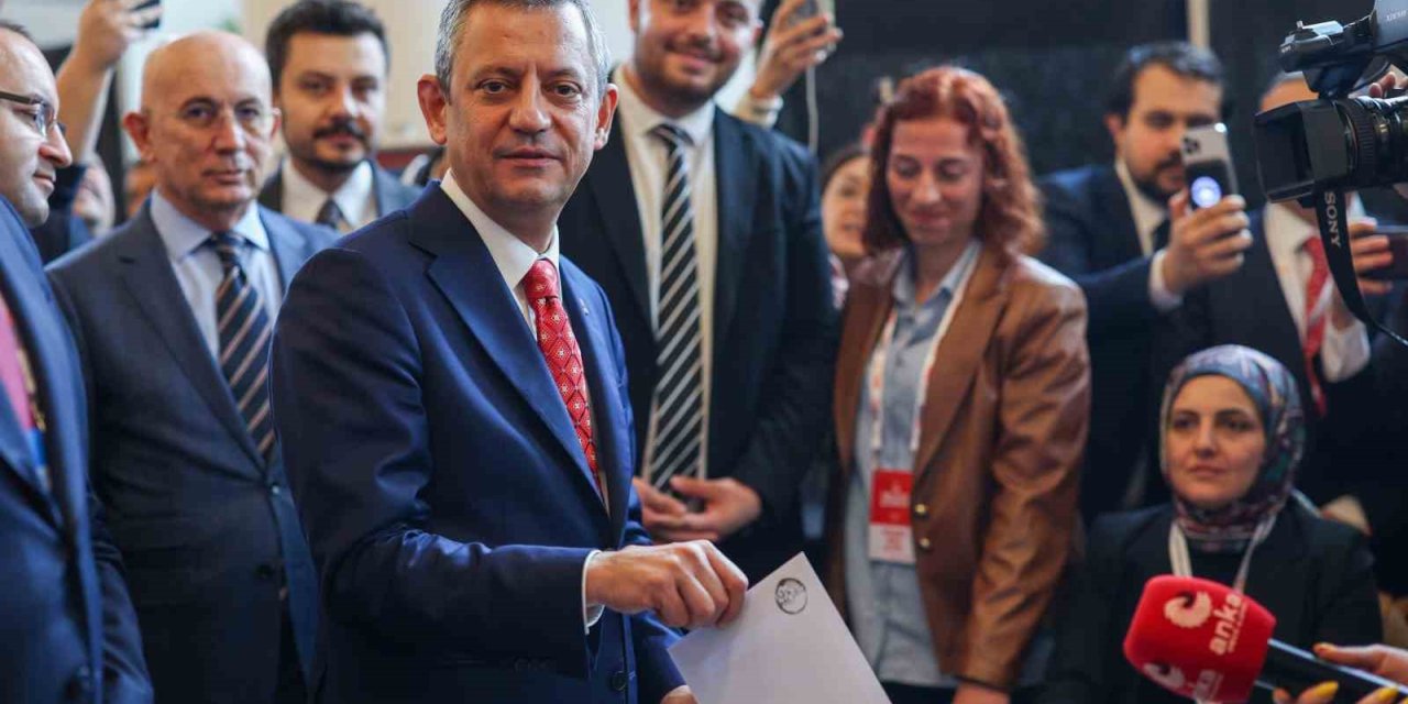 CHP Lideri Özel: "Gençlerin umudu için buradayız"