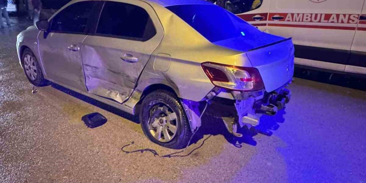 Kaza yapan otomobil savrularak yayaya çarptı: 1 yaralı