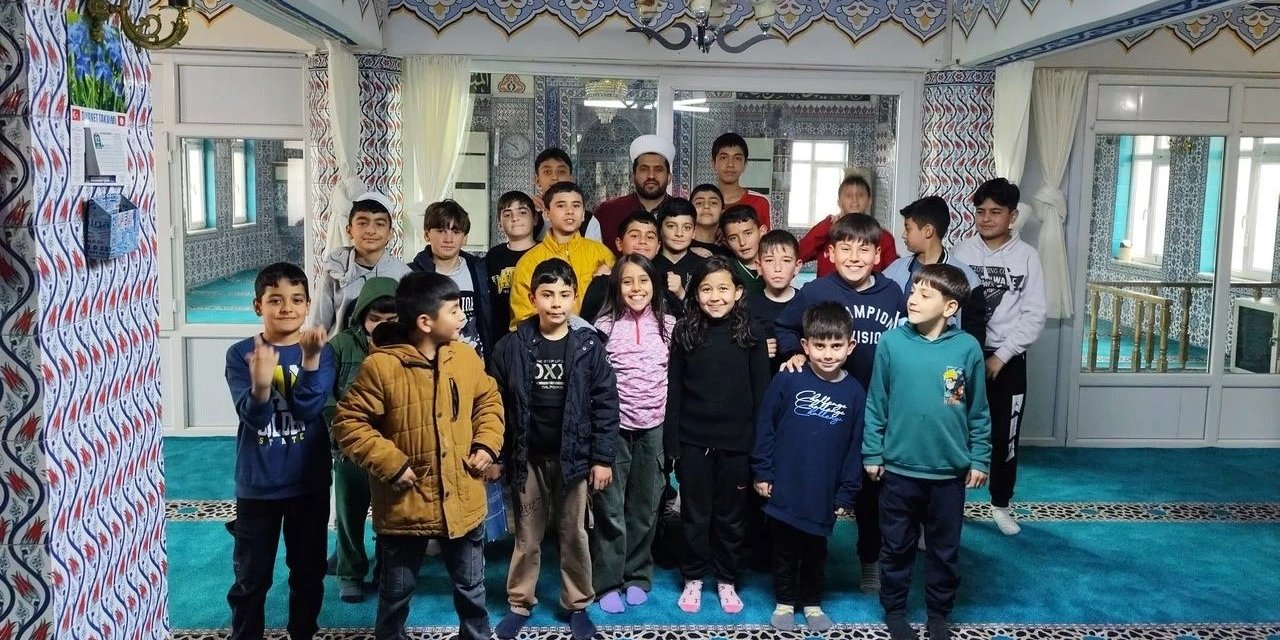 Kocatepe Camii’nde öğrencilere eğitim