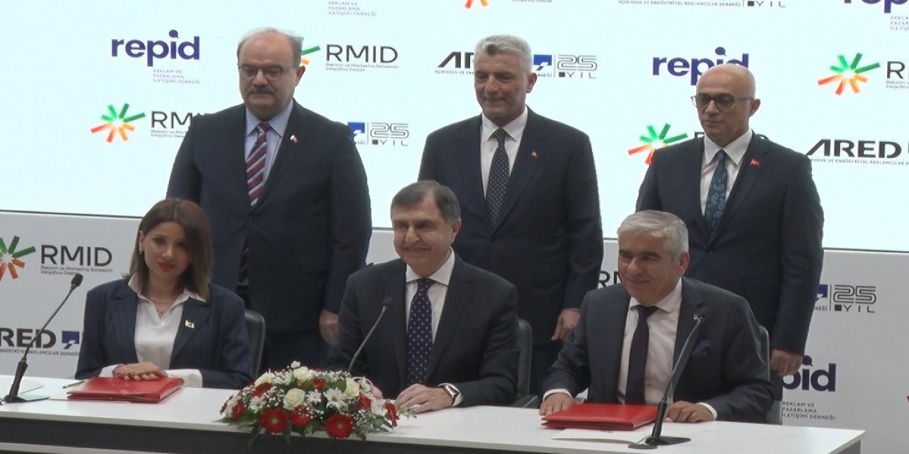 Bakan Bolat: "Türk dünyası medya, reklam ve pazarlama birliği kuruluyor"