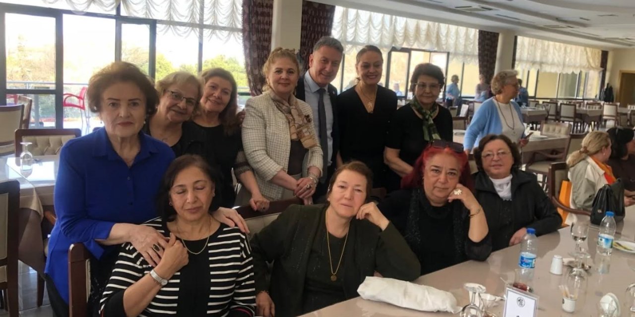 Tanrıverdi, emekçi kadınlarla buluştu