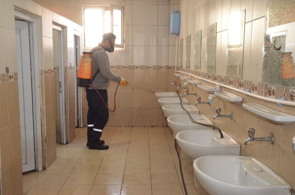 Kamuya açık alanlar ilaçlandı