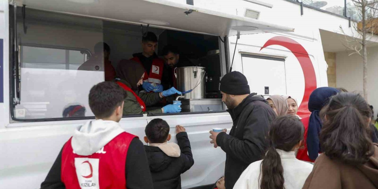 İstanbul’da Kızılay, geceyi sokakta geçirecekler için beslenme desteğini sürdürecek