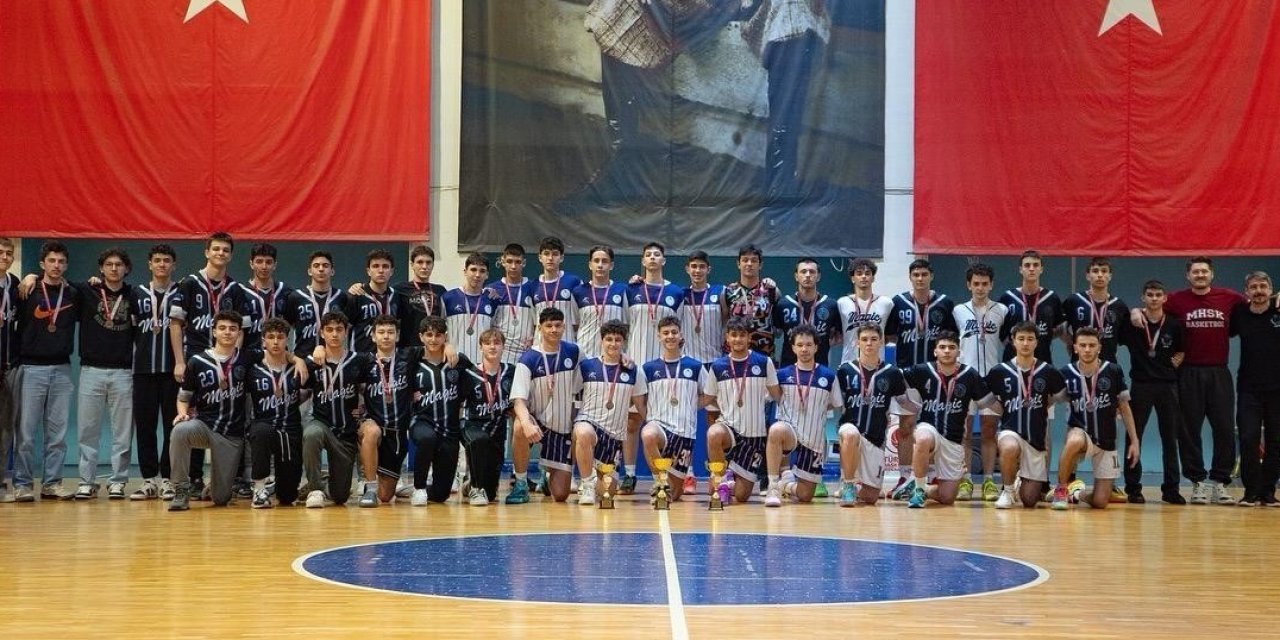 Magic Hands Spor Kulübü, U18 2. Küme Ligi’nde üç takımıyla dereceye girdi