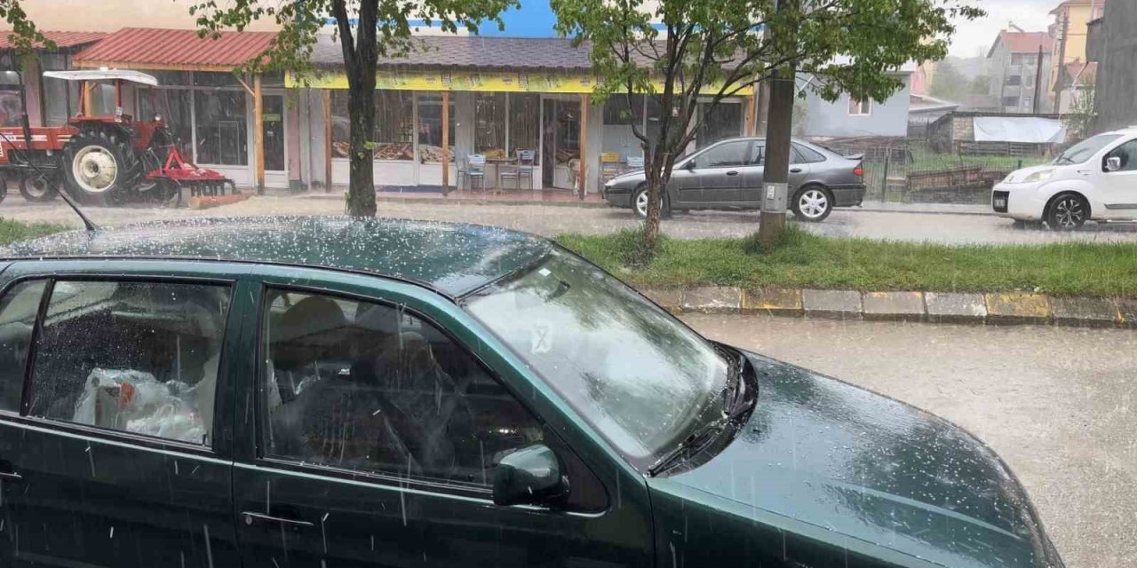 Kastamonu’da dolu ve sağanak yağış etkili oldu