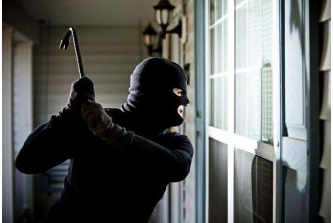 Hırsızlık zanlıları tutuklandı