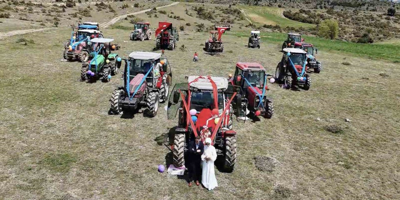 Gelin direksiyon başına geçti traktör, çiftçi çiftin gelin arabası oldu