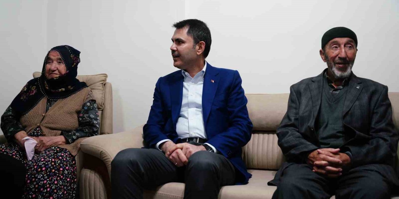 Bakan Kurum, köy evine konuk oldu