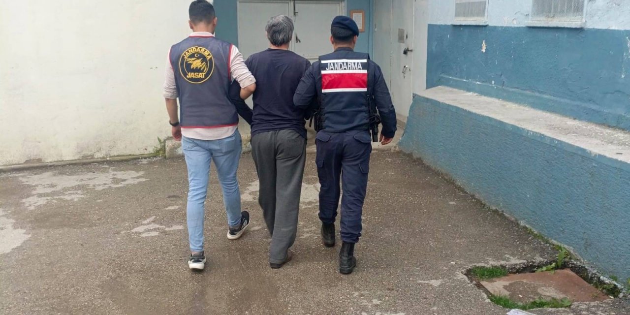 JASAT aranan iki şahsı yakaladı