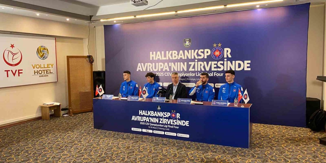 Halkbank Ankara Başantrenörü Stoytchev: "Dörtlü finale savaşmaya hazır gidiyoruz"