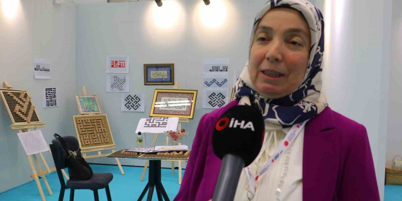 Kağıt üzerine yaptığı Kufi sanatını ahşap küplere döktü