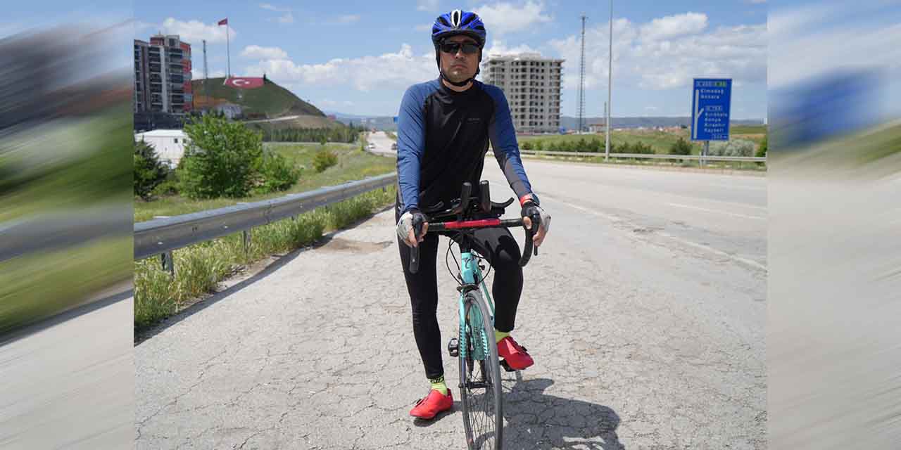 Çanakkale toprağını bisikletiyle Samsun’a götürüyor