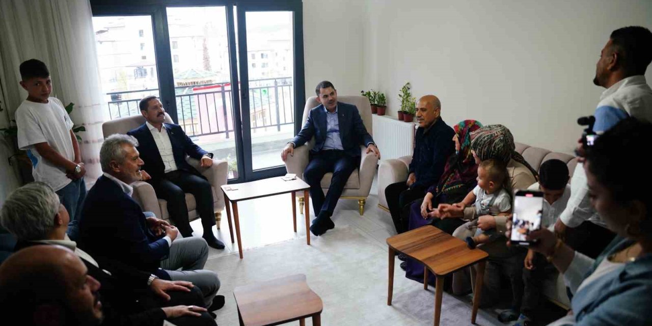 Bakan Kurum: "Tüm vatandaşlarımız evlerine kavuşana kadar çalışacağız"