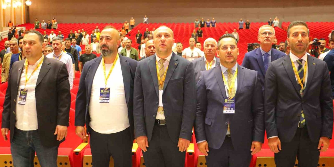 MKE Ankaragücü Olağanüstü Genel Kurulu’nda Bent Ahlat’ın adaylığı düştü