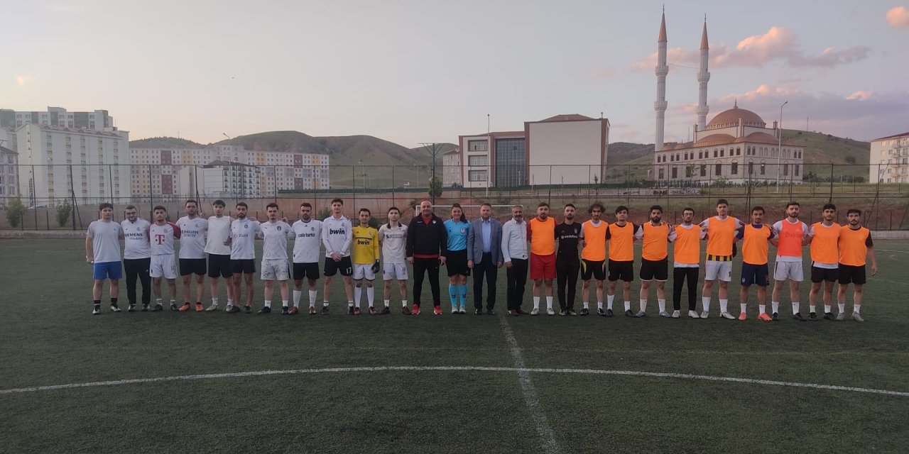 Yurtlar arası futbol turnuvası nefes kesti