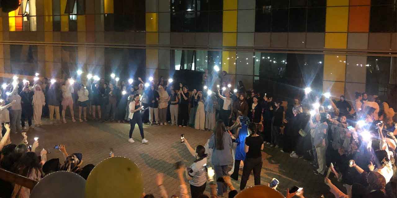 Mezuniyet ve bahar coşkusu bir arada yaşandı