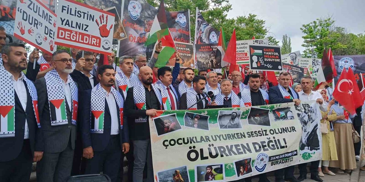İsrail Büyükelçiliği önünde siyah çelenkli protesto