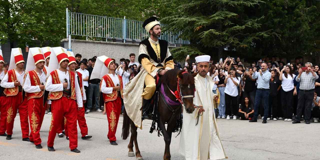 Liseliler İstanbul’un Fethini canlandırdı