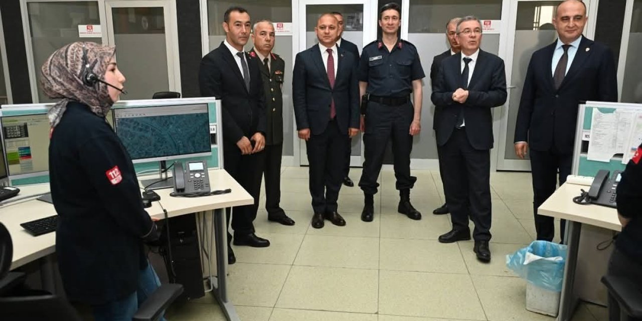 Kırıkkale il protokolü, görevi başında bulunan personelin bayramını kutladı