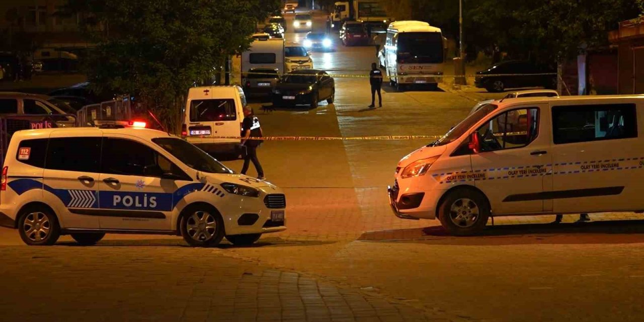 Kendisini sakat bırakan husumetlisini vurdu